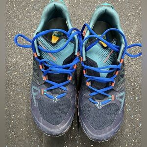 La Sportiva Men's Athletic Shoes in Navy Blue and Teal with Blue Laces